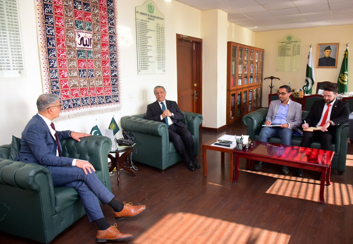 ministry_law's tweet photo. Federal Minister for Law and Justice Senator Azam Nazeer Tarar met Canadian High Commissioner H.E. Tariq Ali Khan to discuss judicial cooperation, capacity building at the Federal Judicial Academy, legal digitalization, and continued collaboration on justice sector reforms. https://t.co/nOger2PL4i