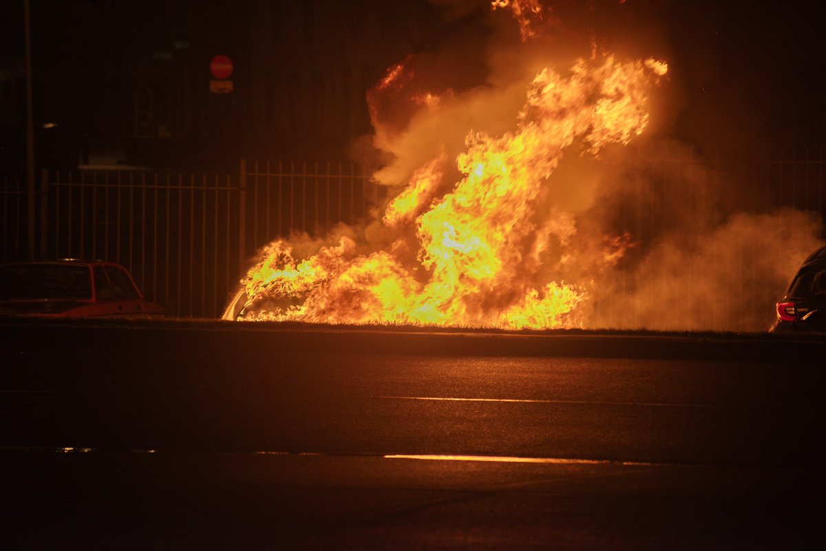 Voertuigen zwaar beschadigd bij brand in Vlissingen
