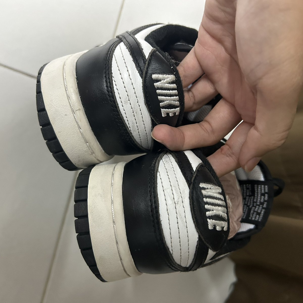 Jk242596's tweet photo. ส่งต่อไนกี้แพนด้า แท้💯 Size 39 
มีรอยตามการใช้งานเล็กน้อย 
570.- ส่งฟรีค่ะ ผ่อนได้7วัน🫶🏻💖

 #รองเท้ามือสองของแท้ #รองเท้ามือสอง #รองเท้าของแท้ #รองเท้าผ้าใบ #ส่งต่อรองเท้า #ส่งต่อ https://t.co/wmCIJiisLv