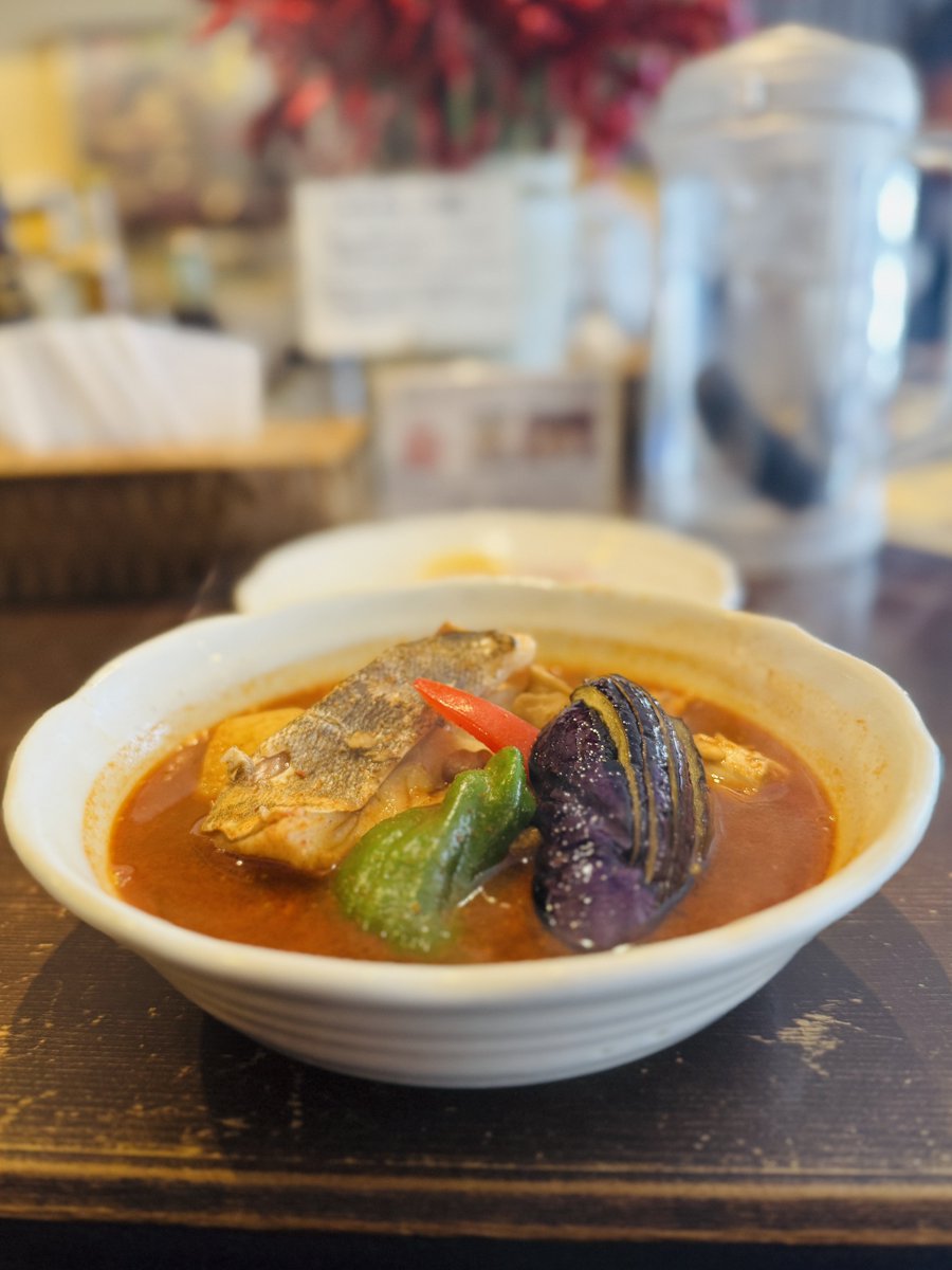 Tossy526's tweet photo. #1485
五〇堂
@札幌市中央区
網走産タラとチキンと茄子と舞茸のスープカレー、辛さ6番、雑穀米小ライス。うんまい。店主・五十嵐さんとスパイス談義からの「なぜ札幌ではクラシカル札幌味噌ラーメンを食べられる店が少ないか」について議 論。食に関する考察面白い!またぜひ。#gomarudo #ヒロろぐ https://t.co/RBb63jaRlh