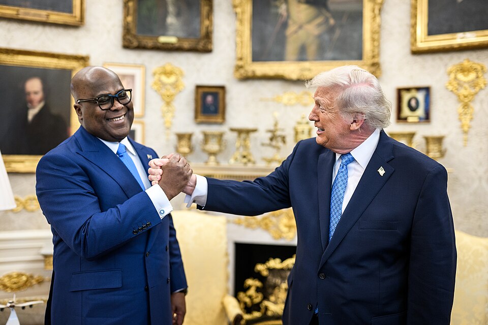 Writing for roape.net, Antonia Baumgartner argues that behind the promise of peace, a set of recent US-backed agreements have reshaped how the DR Congo’s minerals, infrastructure &amp; political choices are tied to Washington’s strategic priorities.

🇨🇩🫱🏿‍🫲🏽🇺🇸