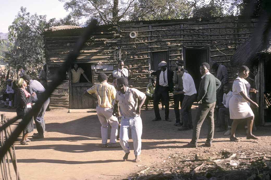 BuhleBakaNgwane's tweet photo. HHAYI NANI!!! 🙅🏾♀️
Msunduza has has that tag since the 1970s...! The biggest "black location" in Swaziland even at that time 🤩
📸: Ludo Kuipers, 1970 & 1971
#Skom #mbabane #eswatini https://t.co/584hUMsLTp