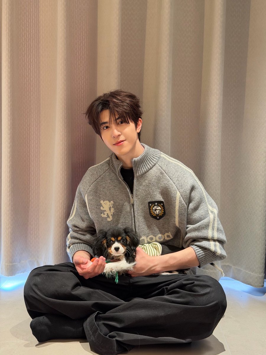 260204 | Patrick's XHS &amp; X &amp; IG Update

ʚ🐰ɞ

: ถึงวันลี่ชุนแล้ว (เริ่มต้นฤดูใบไม้ผลิ) ขอให้เฮง ๆ ปัง ๆ 🐶🎈
: selfie time 🐶😎

#แพทริค #PatrickFinkler 
#尹浩宇 #แพทริคณัฐวรรธ์