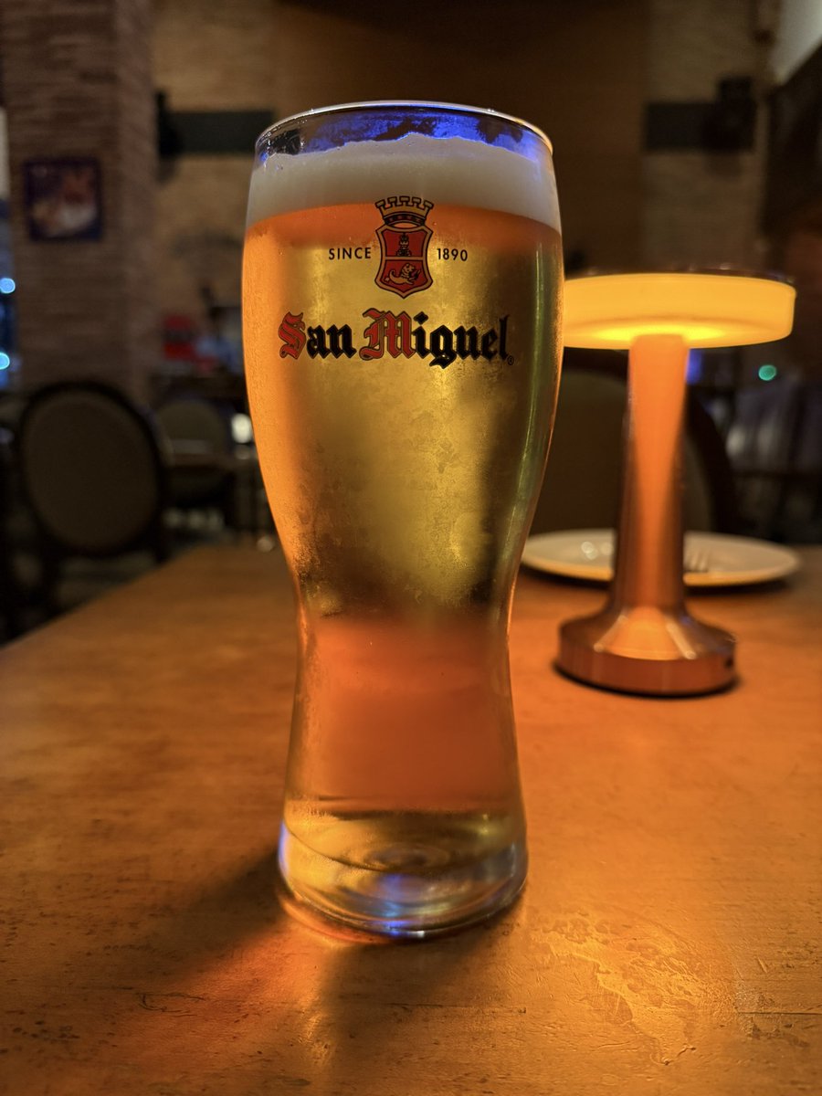 wanderingtaz's tweet photo. When in #Manila…🇵🇭 🍺 https://t.co/QYRfncbC1t