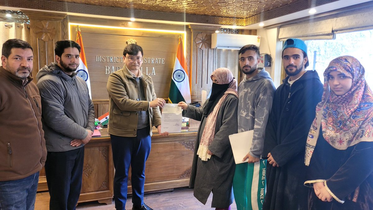 Deputy Commissioner Baramulla tweet media