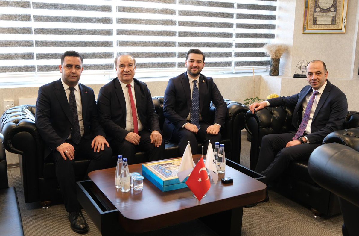 Gaziantep Milletvekili Mesut Bozatlı ile birlikte Daire Başkanımız Yusuf Çelebi ve Şube Müdürümüz Eyyup Yıldız, Ulaştırma ve Altyapı Bakanlığı (UDHAM) Başkanı Selami Yazıcı’yı ziyaret etti.

Ziyarette, engelli bireylere yönelik yürütülen mevcut çalışmalar, geleceğe dönük