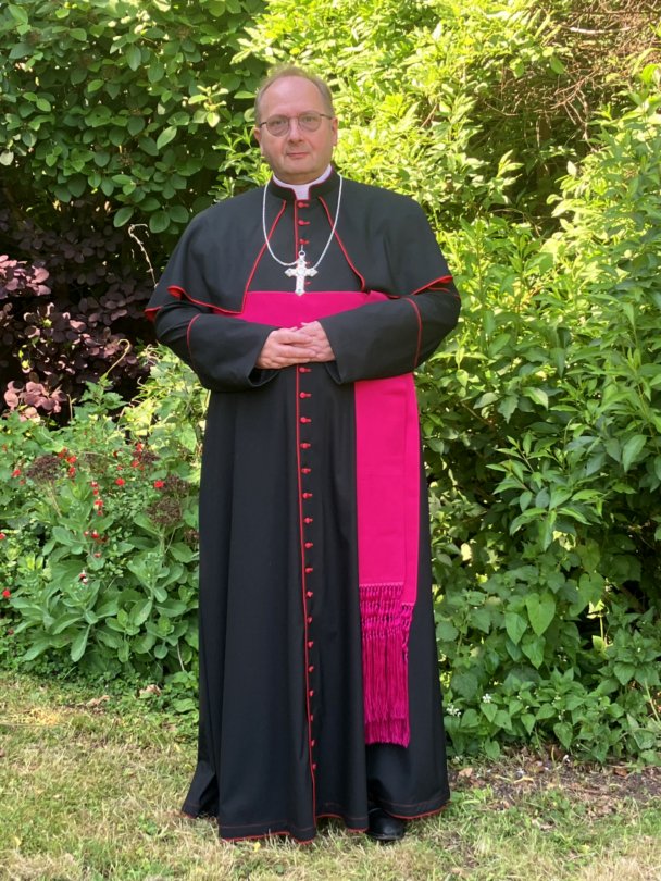 NiwaLimbu1988's tweet image. SSPX Update 5.0: Bishop David Waller,  the Ordinary Personal Ordinariate of Our Lady of Walsingham, has given me a statement regarding the SSPX announcement

His statement should be considered as there have been suggestions of a "SSPX Ordinariate" modelled on existing ones like…