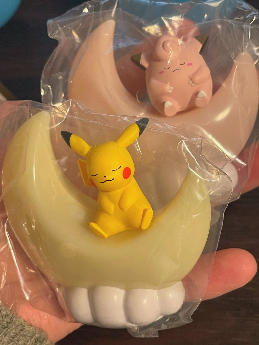 youO29's tweet photo. 今日のガシャポン戦利品

欲しかったピッピゲット出来た。
これちゃんとお月様がLEDで光るの可愛すぎる... https://t.co/yk4ArCgr6b