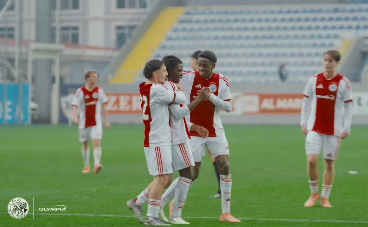 𝙐𝙔𝙇 | Ajax U19’s line-up vs. Legia Warsaw U19. ⚪️🔴⚪️

El Hani; Fränkel, Kasanwirjo, Muzungu, Jetten; Van de Pavert, Romers, Acheampong; Messori, Teuwsen, Nash.

Let’s go, boys! 🔥

#AjaxU19 #AjaxYouth #UYL