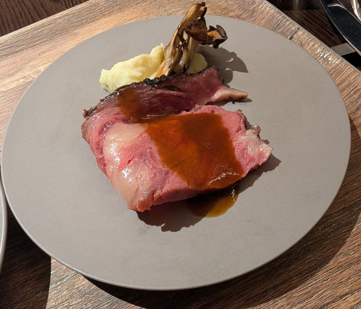 ふりすしあん tweet media