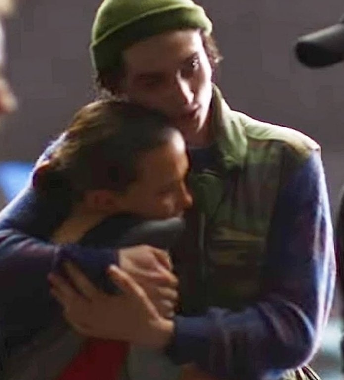 jcheolsgf's tweet image. Finn will never see Noah again. Byler and Foah never existed and never will. And schizophrenic fetishists like you will always lose. You never had this That's why you're jealous. Be satisfied by climbing the walls in your room.