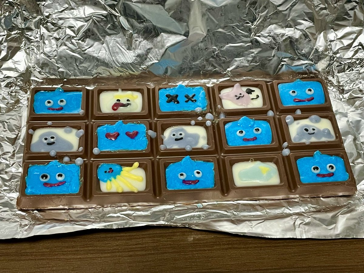 奥さんからの早めのバレンタイン🍫

私がドラクエ好きだから、
そのキャラクターを作ってくれた！！

とっても嬉しいし、美味しい☺️