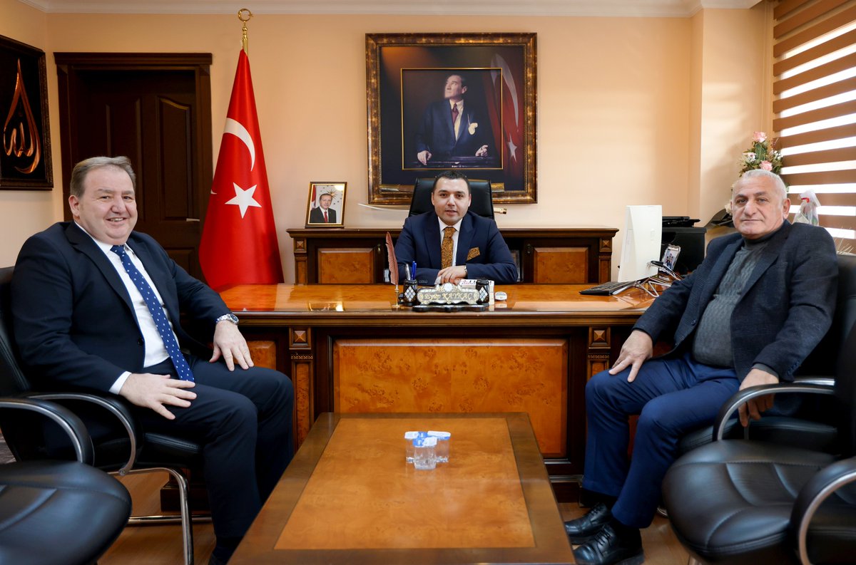 Sakarya VİB Turizm Yönetim Kurulu Başkanı Suat Akın, Kaymakamımız Eyüp Kaykaç'ı ziyaret etti.
Kaymakamımız, nazik ziyaretlerinden dolayı kendilerine teşekkür ederek, çalışmalarında kolaylıklar diledi.