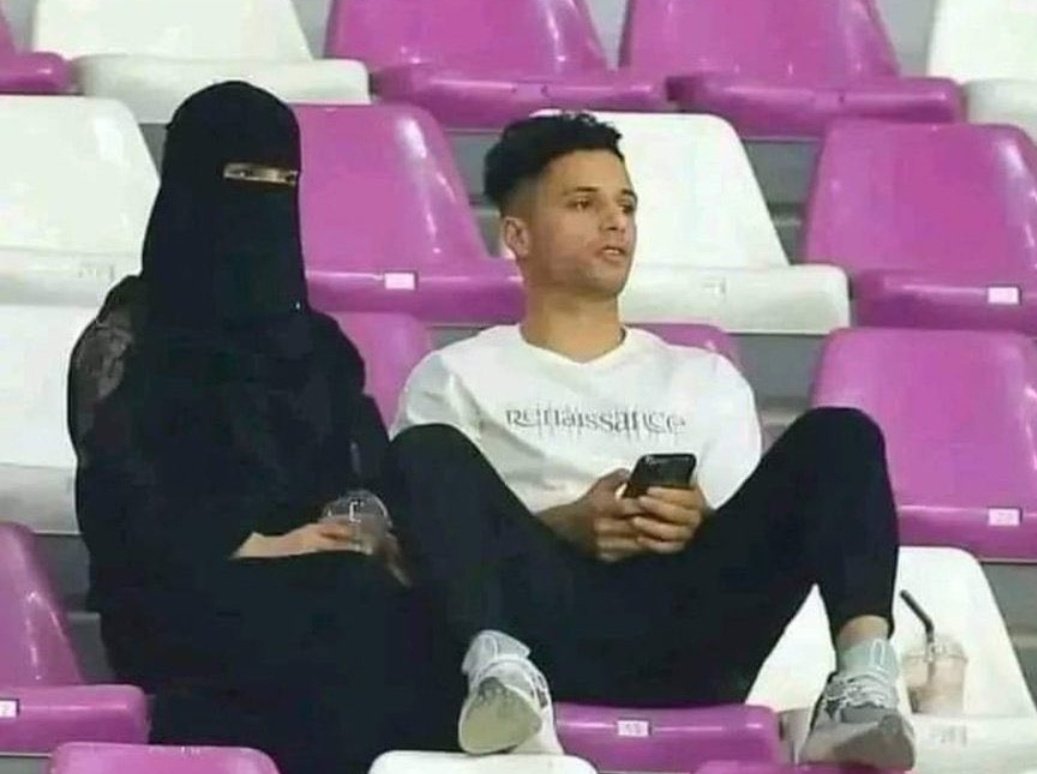 Esta gente es la que esta regularizando el psoe
Que no se os olvide el dia de las elecciones