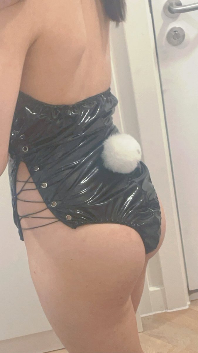 Name42532886823's tweet image. Intro ig

Yuki
New to nsfwtwt 
Only even slightly sexual pic you’ll get is this one
4’11”, 20 years old
won’t show my face
I post a mixture of horny thoughts and normal thoughts
Dni: edtwt, shtwt, mdni, r-pe threats
I like Minecraft, genshin, cosplay, vocaloid and more!!
🇯🇵🇬🇧