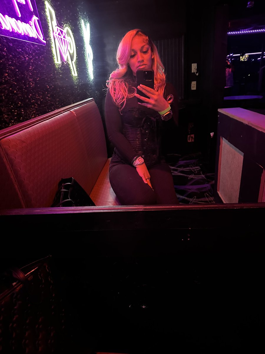 Barbiana.meme tweet media