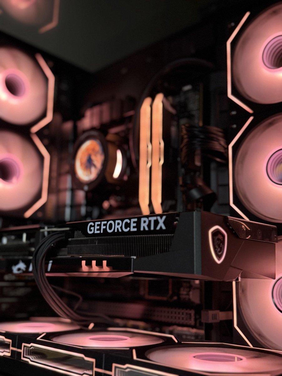 HC_pcTech's tweet photo. خدمة تركيب | المواصفات:

كرت الشاشة: RTX 5070 TI MSI
المعالج: R7 7800X3D
المذربورد: B650 Asus Tuf
الرامات: Lexar 32GB 6000MHz CL30
المبرد: TR CORE VISION 360mm
التخزين:
M.2 Lexar nm790 1TB
M.2 P310 2TB
البورسبلاي: Corsair Rm850X 
الكيس: Lian Li O11 Vision Compact
المراوح: 8 مراوح jumpeak

الله يبارك لراعيه 🤎