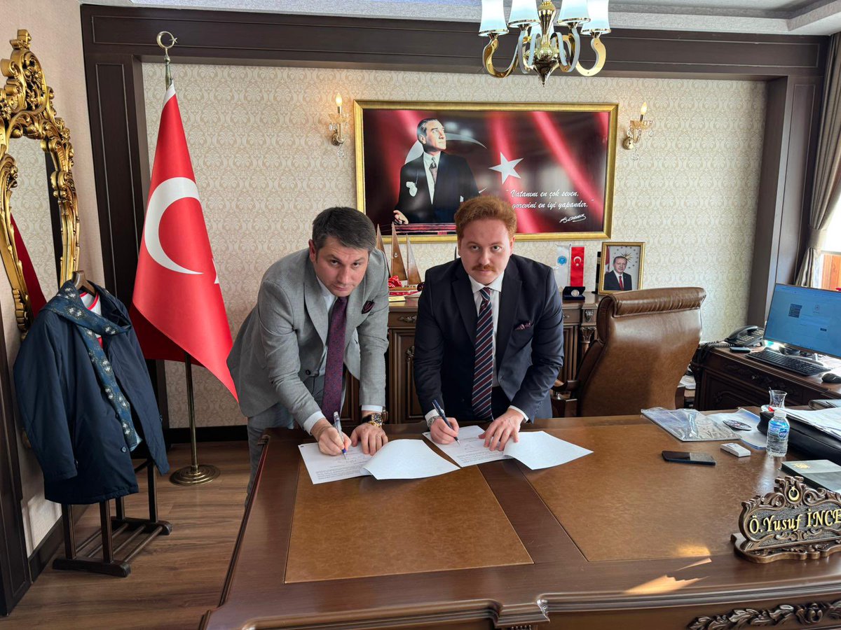 Çankırı Denetimli Serbestlik Müdürü Fatih Murat, Orta Kaymakamı Ökkeş Yusuf İNCE'yi ziyaret ederek Kamuya yararlı bir işte çalıştırmaya ilişkin işbirliği protokolü imzalanmıştır.

Sayın kaymakamımıza misafirperverliği için teşekkür ederiz.

<a href="/FatihMU87200907/">Fatih MURAT</a>