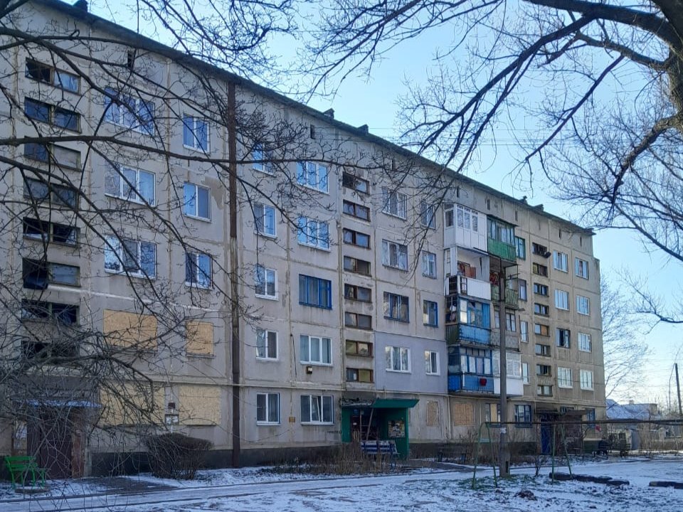 filashkin's tweet photo. At least 7 people were killed and 8 injured in today’s Russian strike on Druzhkivka. Cluster munitions hit a crowded market. This is another deliberate war crime. Emergency services are responding. The final number of victims is not yet confirmed. https://t.co/Su3I1PNuZZ