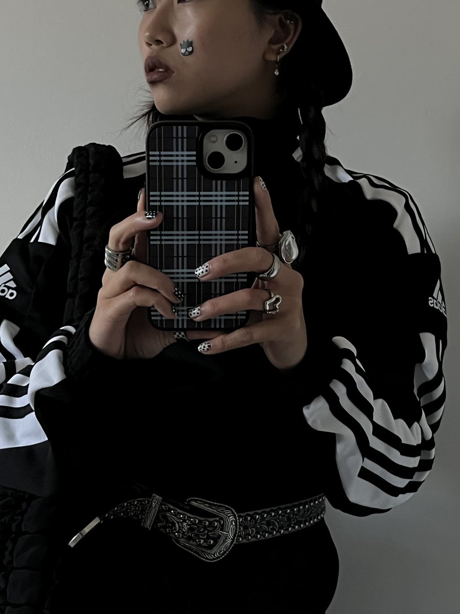 CASEMYARTS's tweet image. @hobyliu ⭐ “Plaid to Meet You” is serving chic and cozy💘

#CASEMYARTS 
#iphoneaccessories 
#accessoriesoftheday