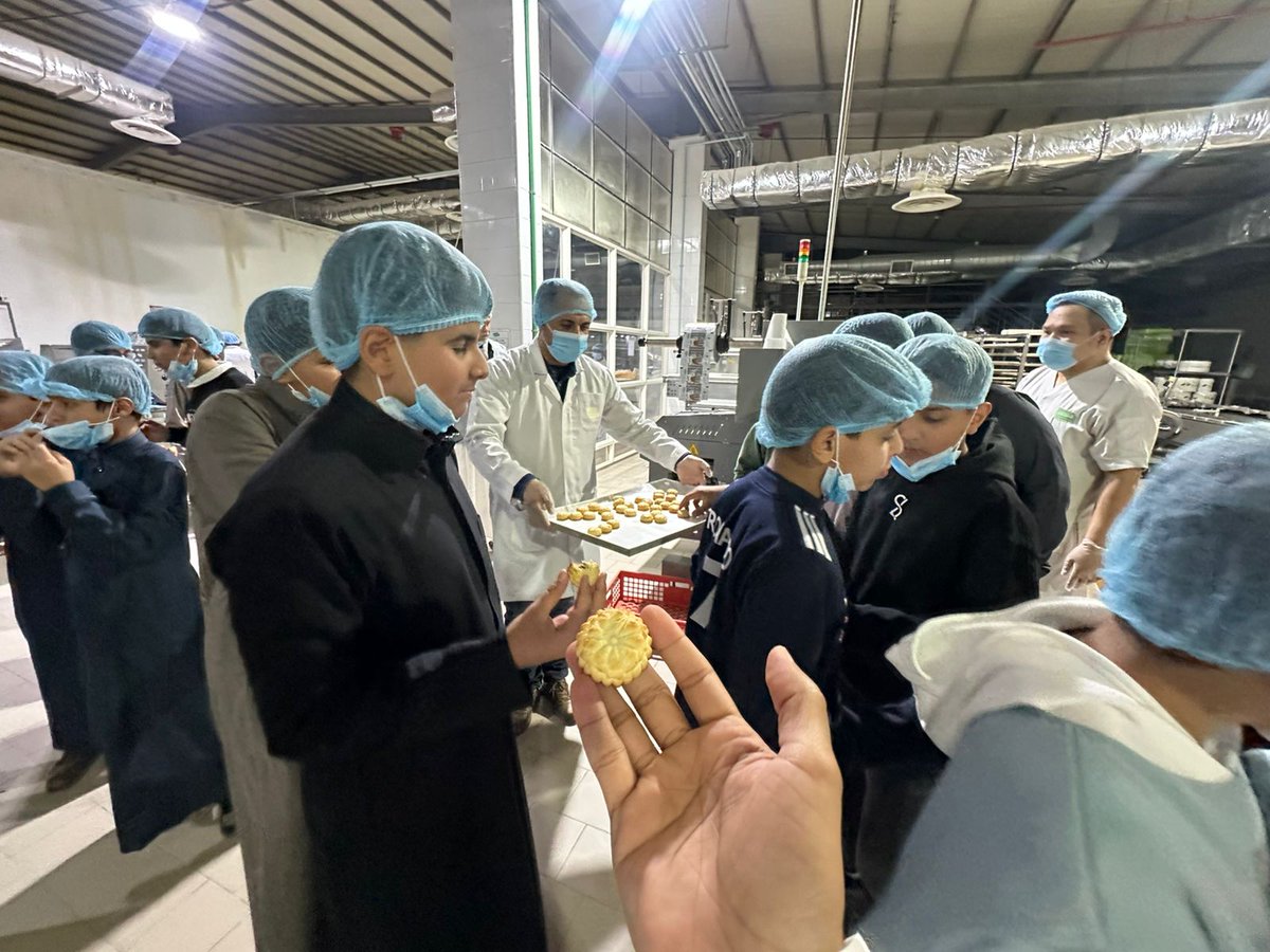 RowadBur's tweet image. زيارة طلاب الصف الأول متوسط
مدارس الرواد الأهلية

تم بحمد الله تنفيذ زيارة طلاب الصف الأول متوسط إلى مصانع ومخابز السلمان (فسحتي)، حيث كانت الزيارة مثرية وممتعة وذات فائدة تعليمية كبيرة للطلاب. وقد اطلع الطلاب خلالها على مراحل إنتاج المخبوزات ابتداءً من تجهيز المواد الخام مرورًا…