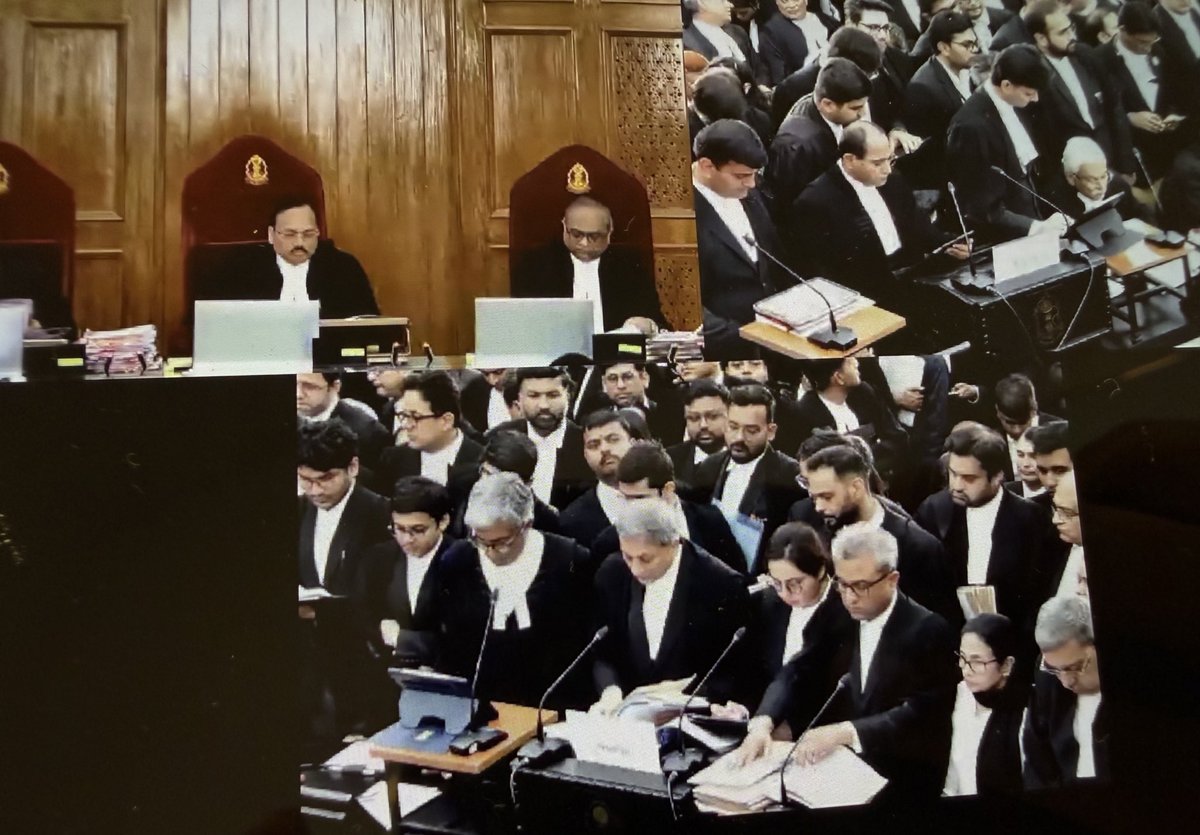 barandbench's tweet image. Chief Minister Mamata Banerjee in front row 

@MamataOfficial #Mamata #SupremeCourtofIndia #SupremeCourt