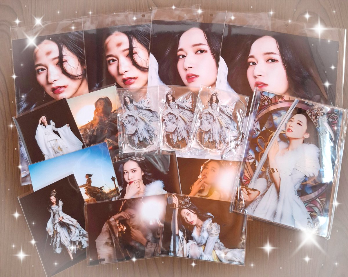 女勇展のグッズも全部届いた！⚔️✨ ステンドグラスのアクリルパネル