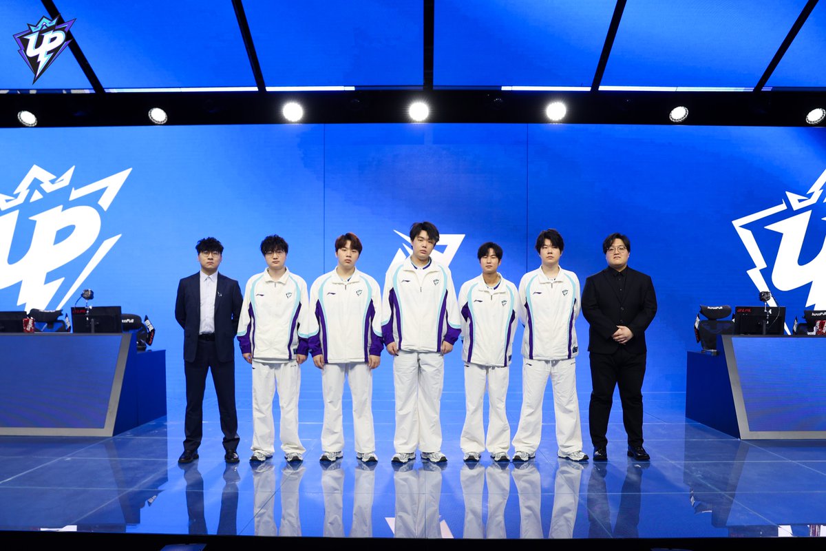 Ultra Prime tweet media