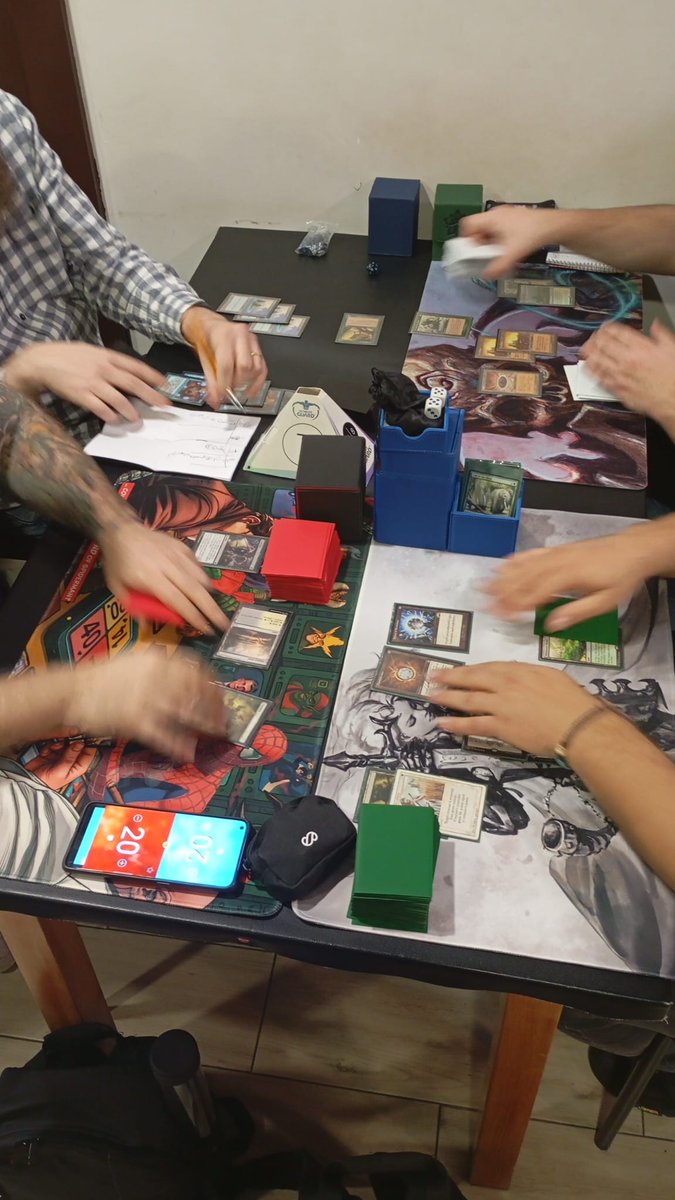 Arranca la liga Premodern como tenía que arrancar:
mesas llenas, cartón del bueno, y muy buen ambiente.
Esto no va de ganar partidas, va de comunidad y de disfrutar el formato como se merece.
Gracias a todos los que vinisteis a darle forma a esta primera jornada.
#Premodern #MTG