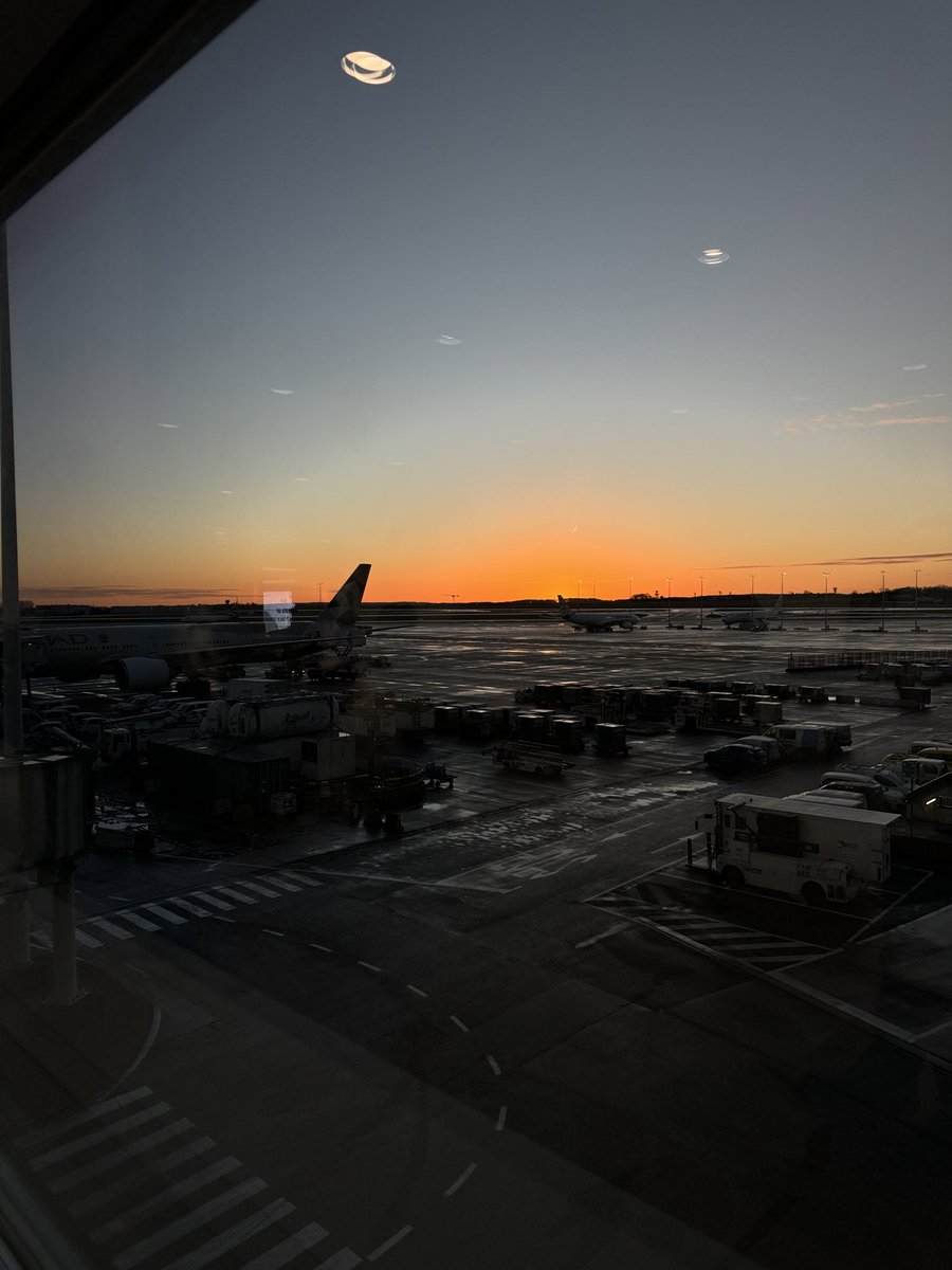 omw to Ireland ✈️ for <a href="/xanaofficial_/">xana</a> 🫶🏽