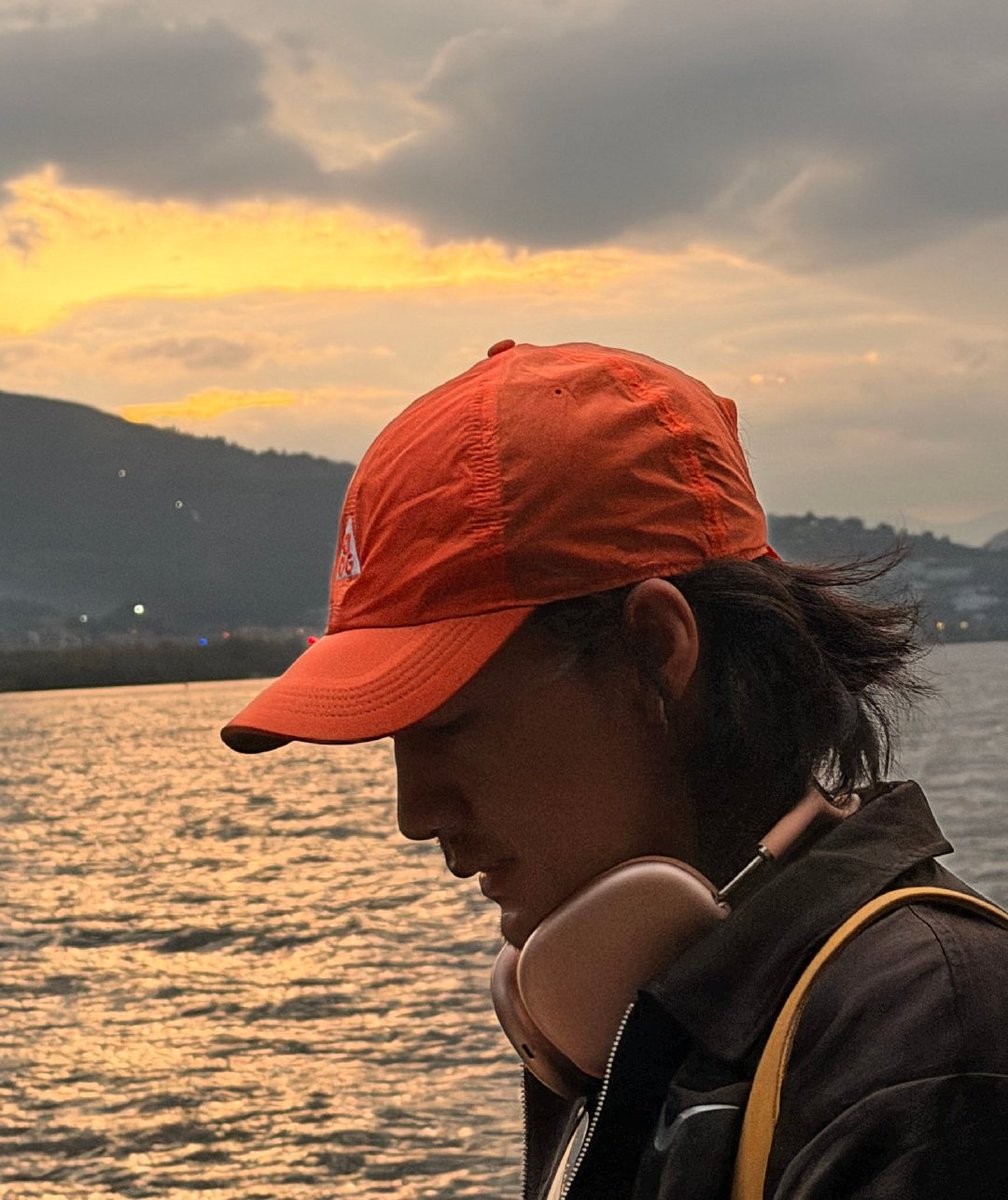 under_my_blue's tweet image. #samecolor...