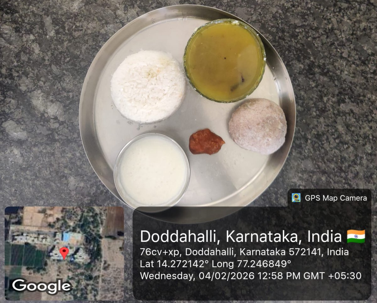 KRCRS409's tweet photo. #socialAudit_SWDMeals Lunch At KRCRS-409 Chikkahalli Pavagada Tumkuru dist 
@kreisemahithi @SWDGoK @HCMahadevappa @jd_swd https://t.co/45RONOPQZz