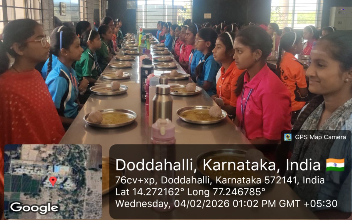 KRCRS409's tweet photo. #socialAudit_SWDMeals Lunch At KRCRS-409 Chikkahalli Pavagada Tumkuru dist 
@kreisemahithi @SWDGoK @HCMahadevappa @jd_swd https://t.co/45RONOPQZz