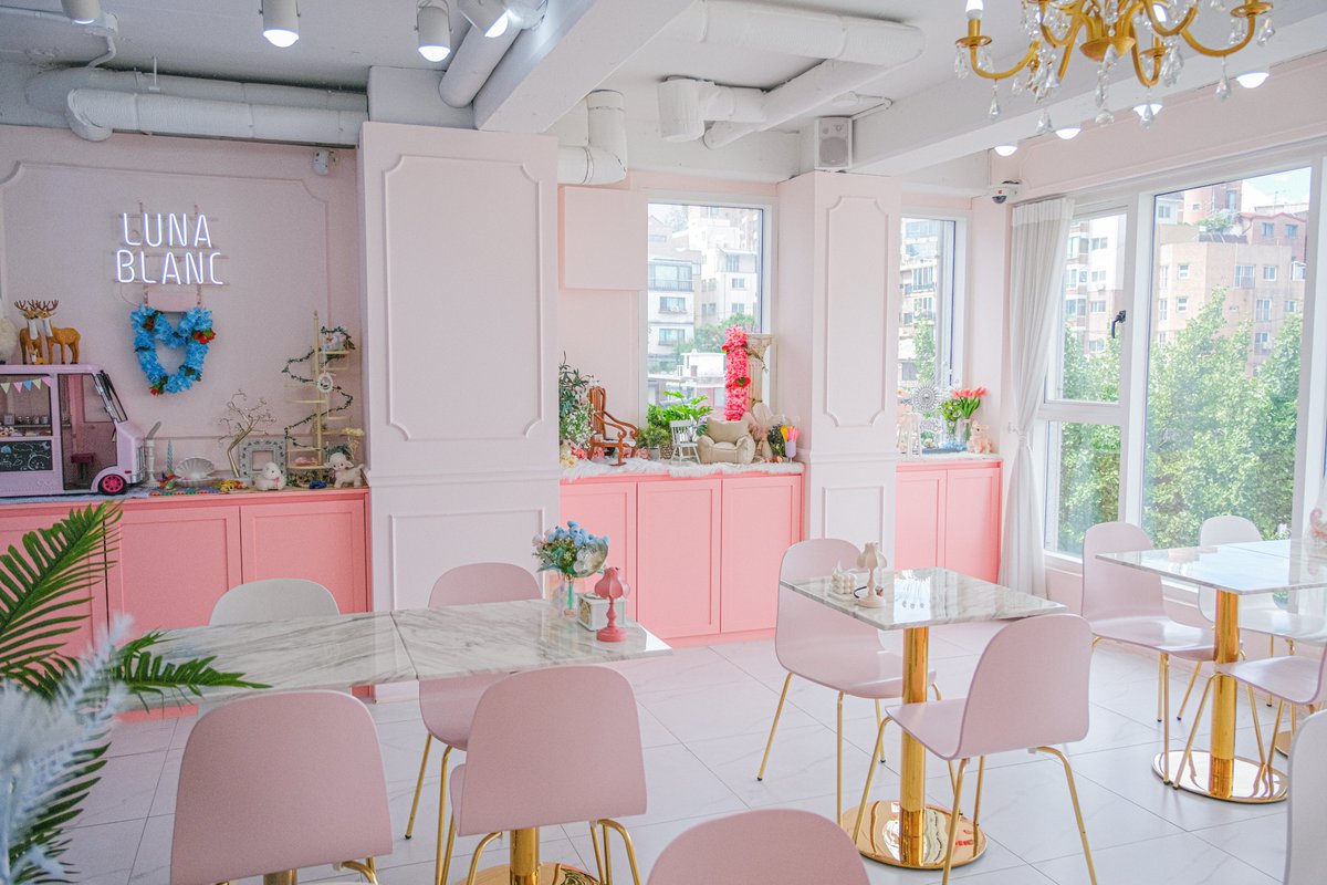 ChicaChicabi's tweet image. 항상 루나블랑 매장을 사랑해 주시고,
소중한 발걸음을 내어주신 모든 분들께 진심으로 감사드립니다.

아쉽게도 ❝2026년 3월 29일❞을 마지막으로 루나블랑 매장의 영업을 종료하게 되었습니다.
함께해 주신 여러분들 덕분에 이 공간에서의 특별했던 시간들을 오래도록 기억하겠습니다.

서울 매장은…