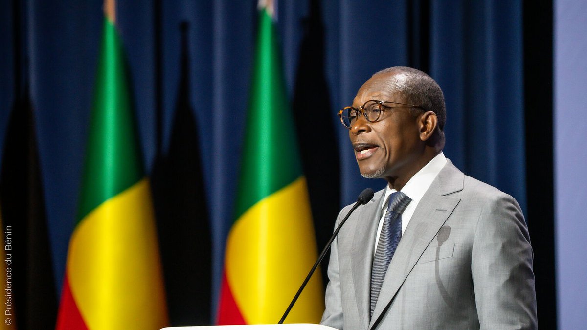 "ALAFIA 2060" :  

Le Président Talon met en marche la boussole du Bénin jusqu'au centenaire de son indépendance

•Lire l'intégralité de son allocution 

visages-du-benin.bj/alafia-2060-le… 

#VisionBénin2060, #VisBen, #wasexo

Notre chaîne WhatsApp :

whatsapp.com/channel/0029Va…