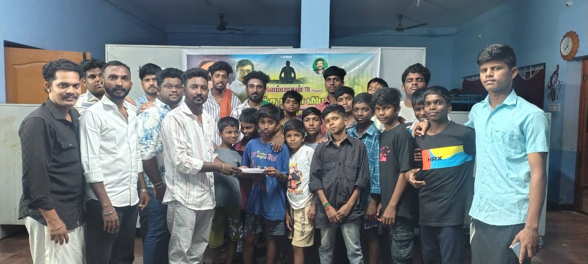 STR_KOVAI_360's tweet photo. தலைவரின் பிறந்தநாள் விழா🌟
ஆசிரம குழந்தைகளுக்கு இரவு உணவு வழங்குதல். Celebrating Our @SilambarasanTR_ Anna Birthday with Orphanage Kids in Vadavali,Coimbatore Sri Gokulam Seva Ashram 🤗❤
#SilambarasanTR
#HBDSilambarasanTR 
#Arasan
@AllIndiaSTRfc @TesingVasu 
#CoimbatoreSTRfans https://t.co/1J6eBpfv1U