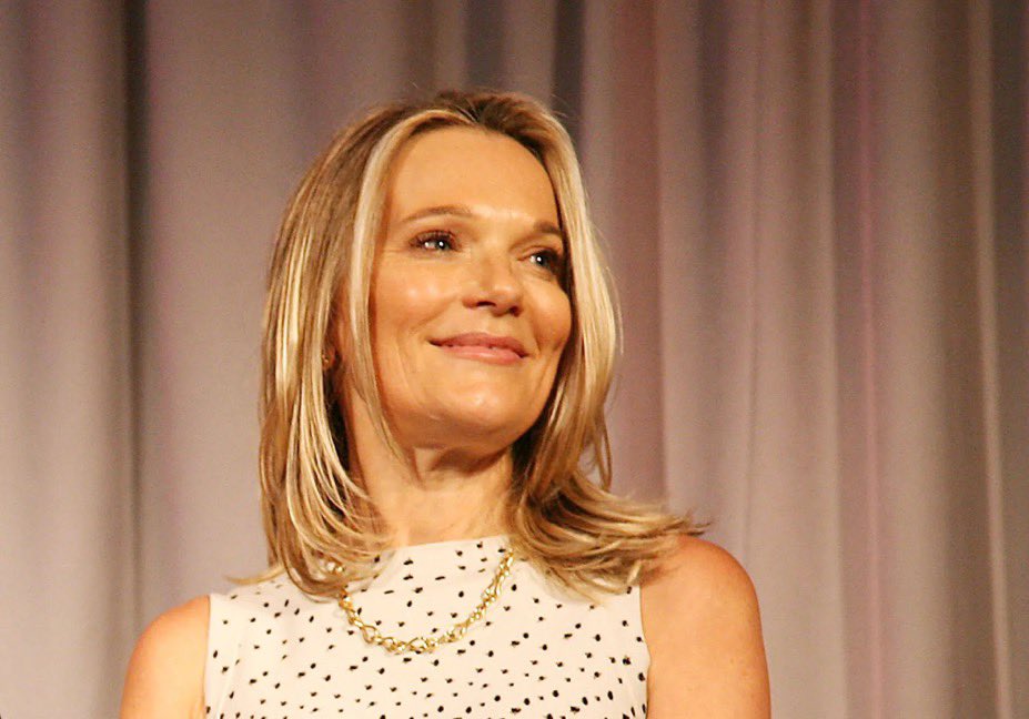 1981'den 1990'a kadar Epstein'ın kız arkadaşı olan ve şimdi bir hedge fon milyarderiyle evli olan Eva Dubin 2010 yılında Epstein’e bir mail atıyor:

“Gelecek Hafta Ziyarete Gel, 15 Yaşındaki Kızımın 5 Arkadaşı bizde yatıya geliyor”

Mesleki hayatımda Arkadaş evinde tacize uğrayan