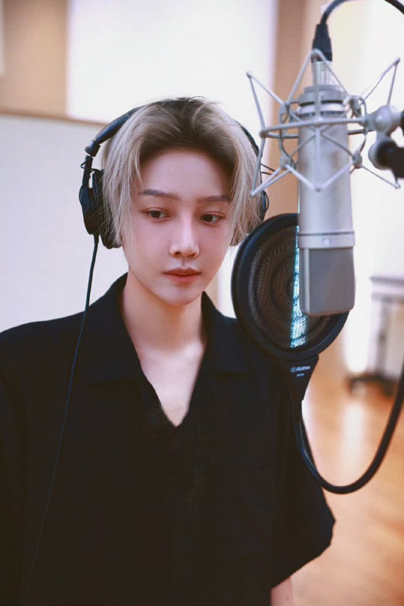 yuxinoverseas's tweet image. XIN Studio Weibo Update

《Unveil: Jadewind》OST｜ XIN LIU 《Drifting》recording session • Behind-the-Scenes
@XinLiulyx0420

#XINLiu #XINLiuOST #Drifting #CDramaOST