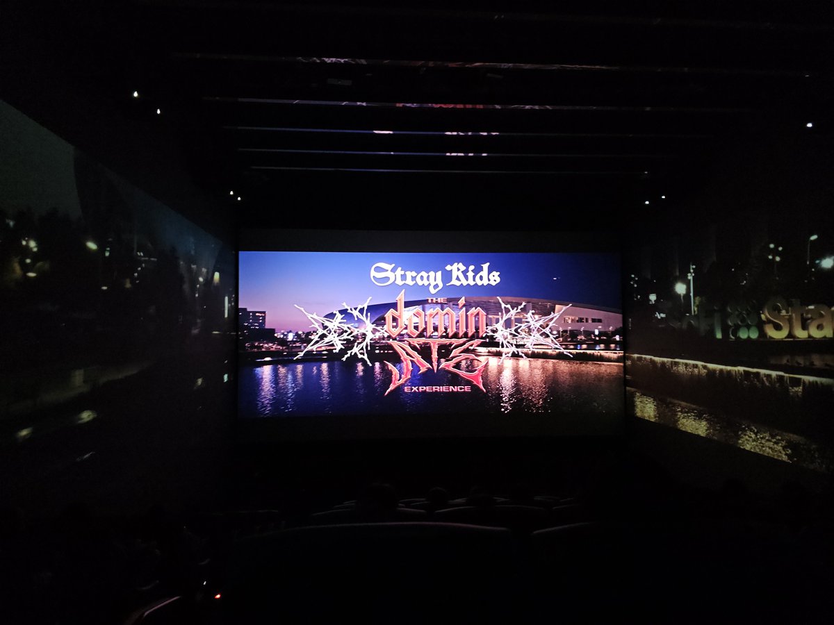 skzchanS2's tweet photo. 스키즈 4dx 용포프 후기
워온워, 아이라킷 때 향기남🌸
몸을 가만 못두는 타입이면 포디 강추 의자가 대신 춤춰줌
콘서트 때도 못맞은 물총 영화관에서 다 맞음ㅎ;
멘트시간에 인터뷰 나옴=콘서트 셋리 다 나옴

#StrayKids #스트레이키즈
#dominATE
#The_dominATE_Experience
#스트레이키즈_관람인증 https://t.co/5eC9Zob08K