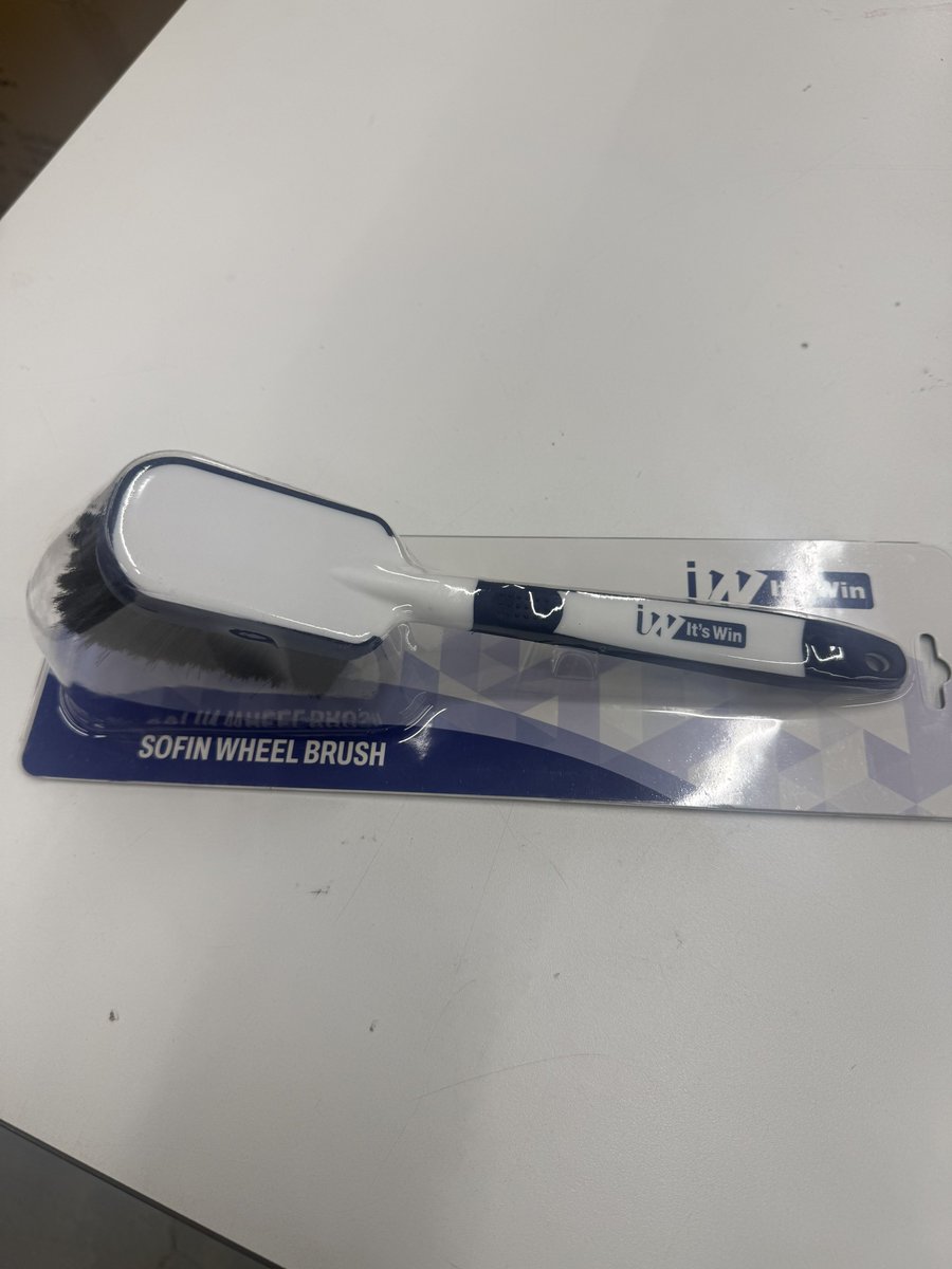 kyoto_detail's tweet photo. 韓国でバズっているit'sWin初のブラシライン

第一弾のホイール用ブラシ

これを200人に無料プレゼントする企画を考えています！ https://t.co/p220D1ucsb