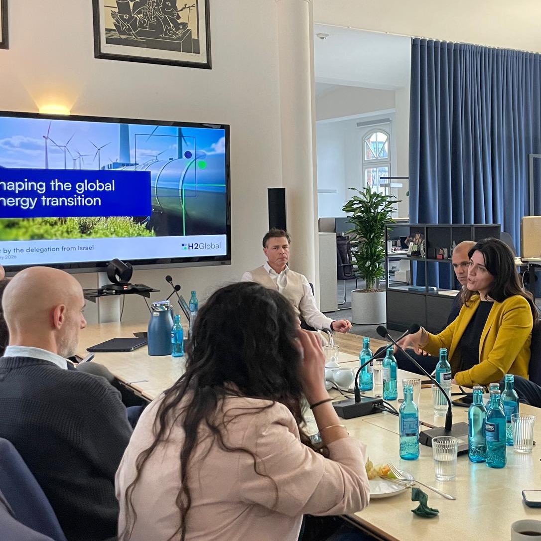 Zukunft gestalten: #AbrahamAccords-Trialog in Technologie.

Unsere #Hydrogen-Delegation gemeinsam mit der D-i-W und <a href="/laeisz/">Reederei F. Laeisz</a> in #Hamburg und #NRW zeigt, wie. Innovatoren in #EU, #Israel und dem #NahenOsten können von gemeinsamer #GreenEnergy-Nutzung profitieren.