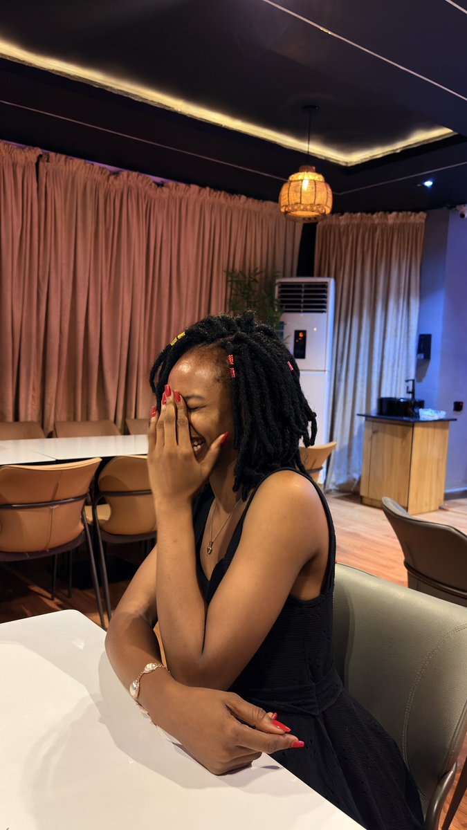 Happy new month Fam❤️
May this month be filled with so much peace, laughter and love for you.

I am open to receiving good gifts, I hear its the month of love 😏😅