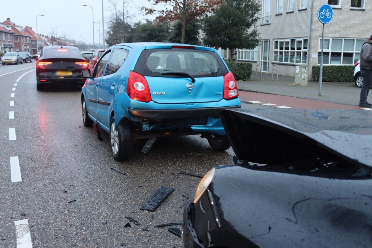 Twee auto’s total loss bij kettingbotsing in Noordwijk