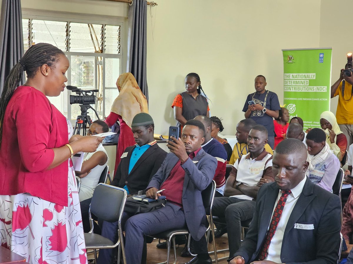 Y4BioClimate's tweet photo. Happening now! 🚨
Central Region leaders and youth coming together for capacity building on climate mitigation and adaptation at Bulange Mengo
From knowledge to action. From policy to people. 
#ClimateResilience #YouthInClimate #GenGreen #ROOTS #BIOFIN https://t.co/gAYWN4Rxpr