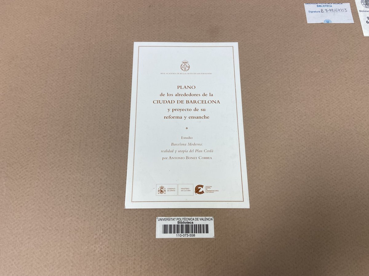 upvsenior's tweet photo. En la asignatura 1º GRADO SÉNIOR @UPV, impartida por Rafael Temes y Alfonso Moya, el alumnado disfrutó del facsímil "Plano de los alrededores de la ciudad de Barcelona y proyecto de su reforma y ensanche”, firmado por Ildefonso Cerdá el 19 marzo 1859.  
Gracias por la iniciativa! https://t.co/aUYQvyaws0