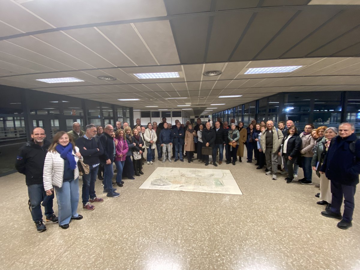 upvsenior's tweet photo. En la asignatura 1º GRADO SÉNIOR @UPV, impartida por Rafael Temes y Alfonso Moya, el alumnado disfrutó del facsímil "Plano de los alrededores de la ciudad de Barcelona y proyecto de su reforma y ensanche”, firmado por Ildefonso Cerdá el 19 marzo 1859.  
Gracias por la iniciativa! https://t.co/aUYQvyaws0