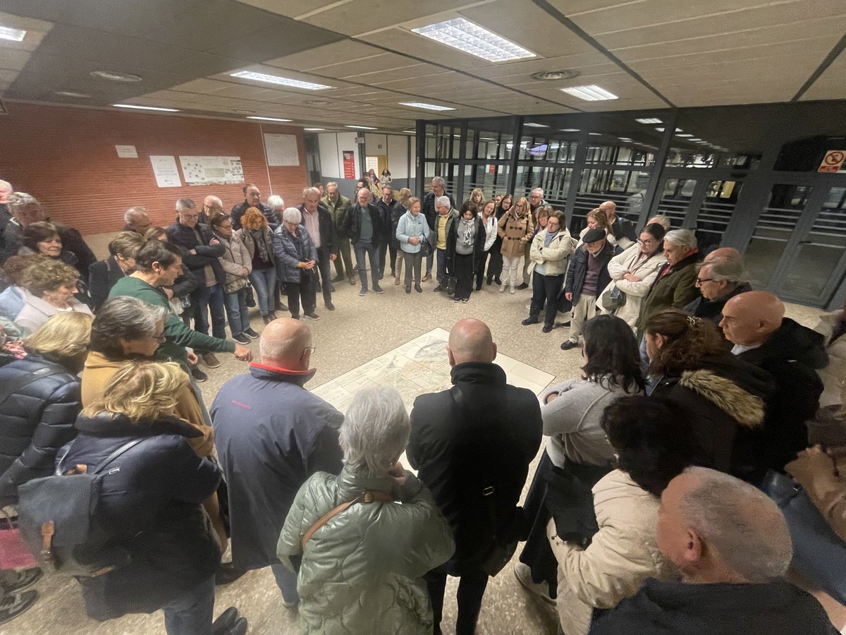 upvsenior's tweet photo. En la asignatura 1º GRADO SÉNIOR @UPV, impartida por Rafael Temes y Alfonso Moya, el alumnado disfrutó del facsímil "Plano de los alrededores de la ciudad de Barcelona y proyecto de su reforma y ensanche”, firmado por Ildefonso Cerdá el 19 marzo 1859.  
Gracias por la iniciativa! https://t.co/aUYQvyaws0