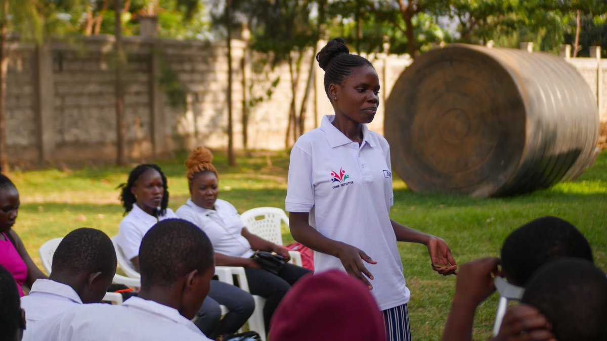 Betty_Goodwin70's tweet photo. Meaningful engagement with adolescent girls and boys in school mental wellness clubs under the #JijueProgram discussing mental health,its causes and the power of awareness
#MentalHealthMatters #AdolescentWellness https://t.co/fLZBxxf9pi