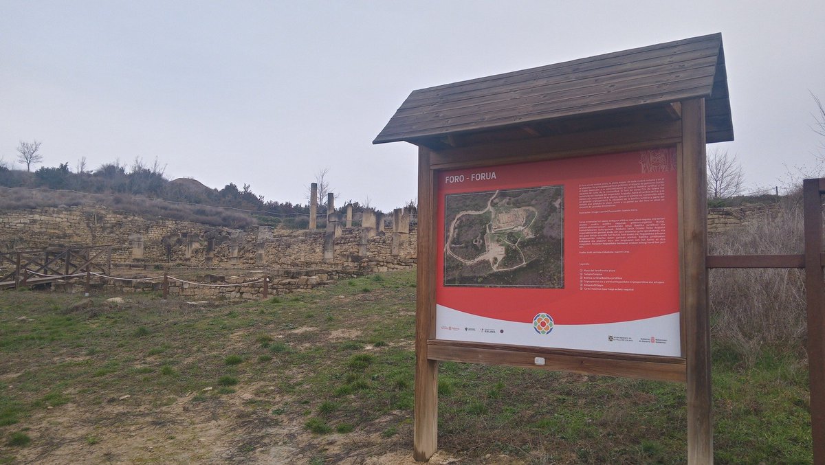 📍 𝗡𝘂𝗲𝘃𝗮 𝗰𝗮𝗿𝘁𝗲𝗹𝗲𝗿í𝗮 𝗲𝗻 Santa Criz de Eslava.

Gracias a la Red Explora Navarra, Santa Criz de Eslava cuenta con nueva cartelería explicativa con la que, seguro, aprenderás mucho sobre la huella de Roma en <a href="/ComarcaSanguesa/">Mancomunidad Comarca de Sangüesa</a>.