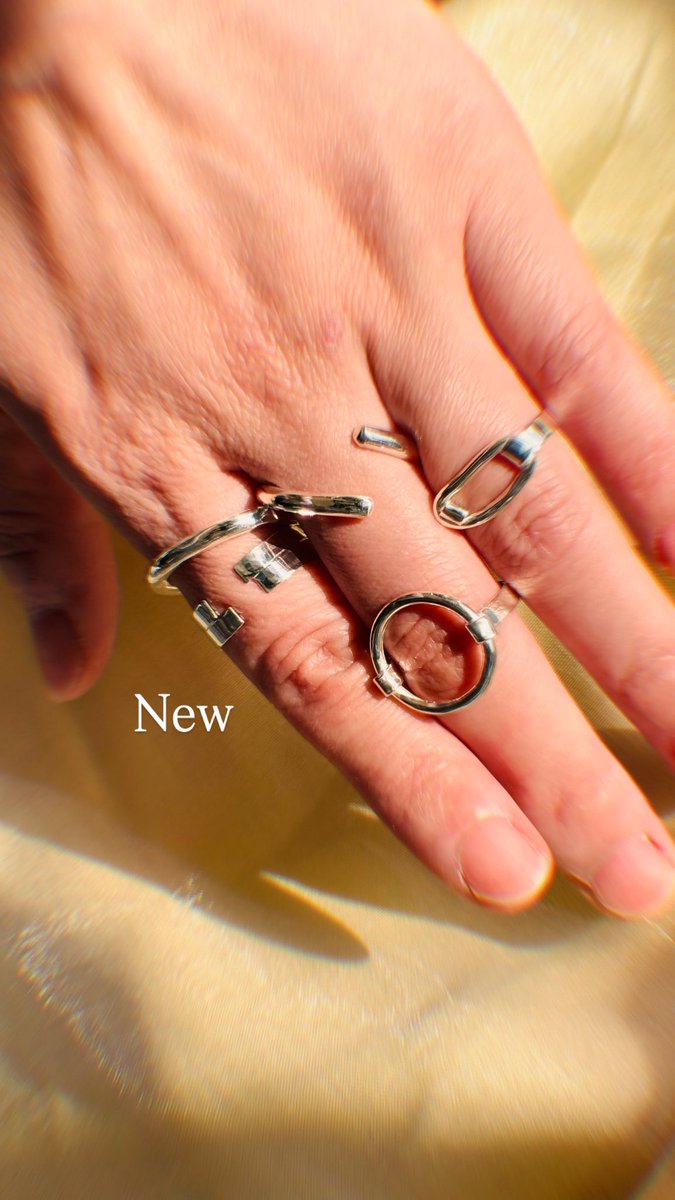 LIDINO_silver's tweet photo. \\\New///

silver950を使ったsilverアクセサリーを制作しております✨

メンズからレディースまでのユニセックスなサイズやデザインです!

4月から関東などで出店開始します✳︎
よろしくお願いします🤲
#ハンドメイドアクセサリー 
#ハンドメイド作家発掘大作戦 
#シルバーアクセサリー https://t.co/bLUalXcm5n